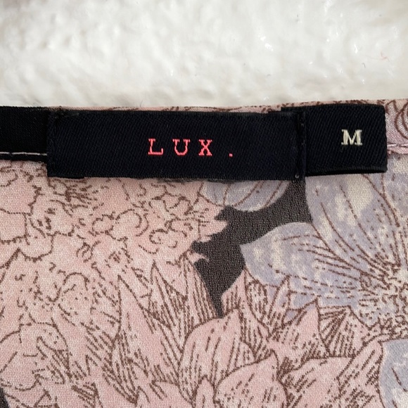 LUX Floral Butterfly Sleeve Top - Picture 3 of 9